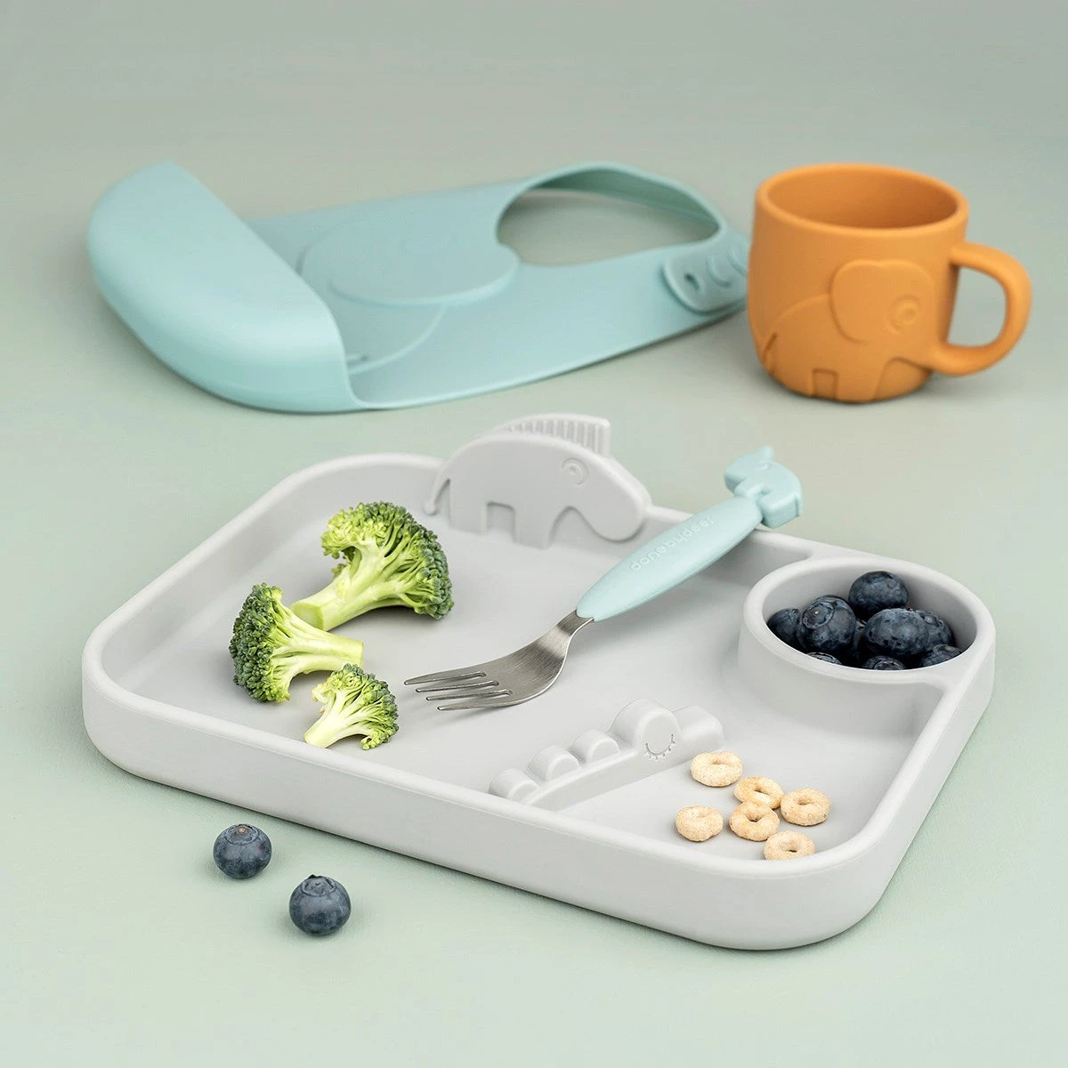 Done By Deer Peekaboo Compartment Plate Deer Friends Feeding 6 Done By Deer Peekaboo Compartment Plate Deer Friends Feeding