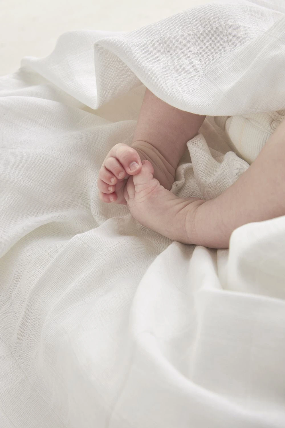 Meyco Organic Hydrophilic Starter Set 12- Pack Bibs & Burp Cloths 5 Meyco Organic Hydrophilic Starter Set 12- Pack Bibs & Burp Cloths