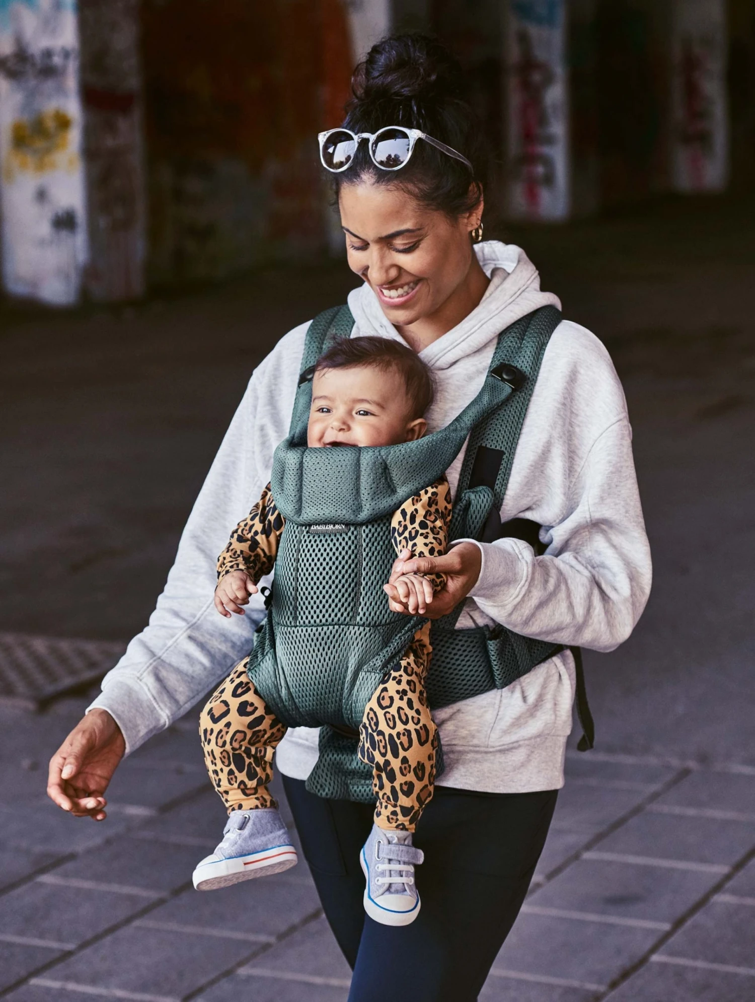 BabyBjörn Baby Carrier Move 3D Mesh 9 BabyBjörn Baby Carrier Move 3D Mesh